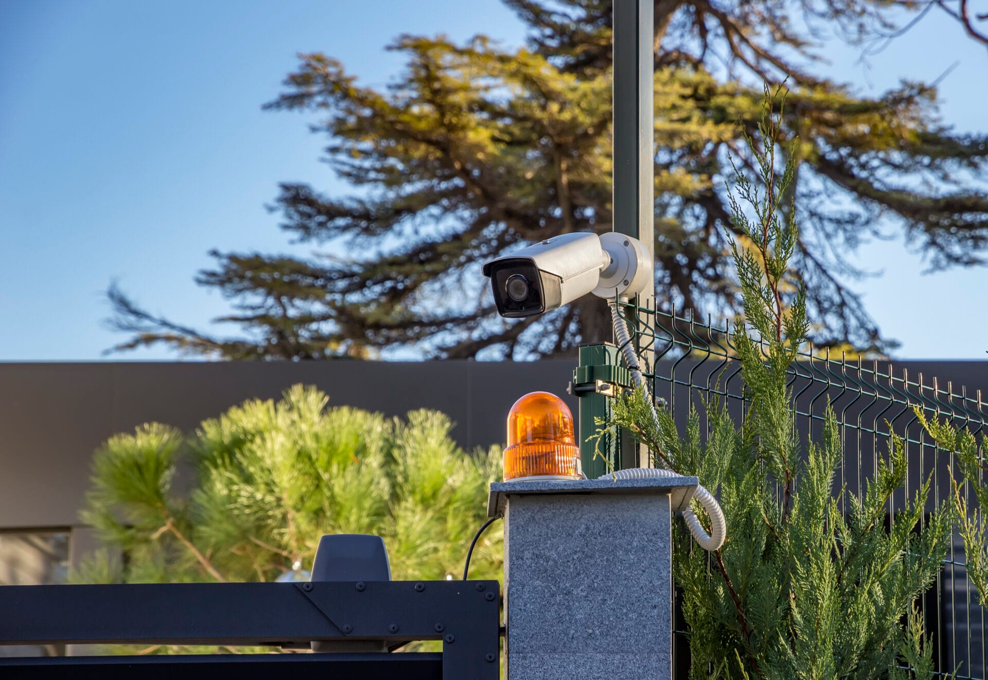 Professional security equipment for homes and businesses